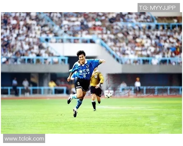 大连李明足球运动员的成长历程与职业生涯回顾